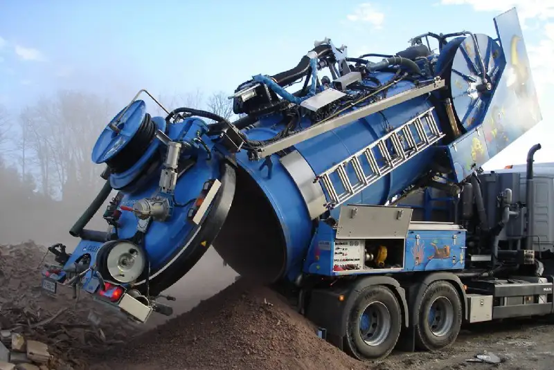 Absaugung und Entsorgung von Trockenmaterialien